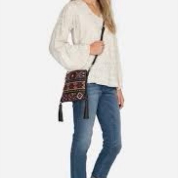 Johnny Was Zipped Crossbody Black Leather And Embroidery Design Tassel Bag NWT - Picture 11 of 16